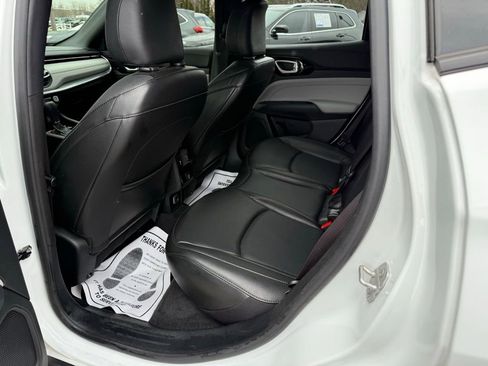 Used 2023 Jeep Compass Limited AWD/4WD image 17