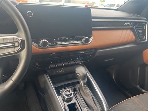 Used 2024 GMC Canyon AT4 image 20