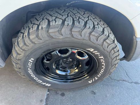 Used 2016 Ford Expedition XL image 11