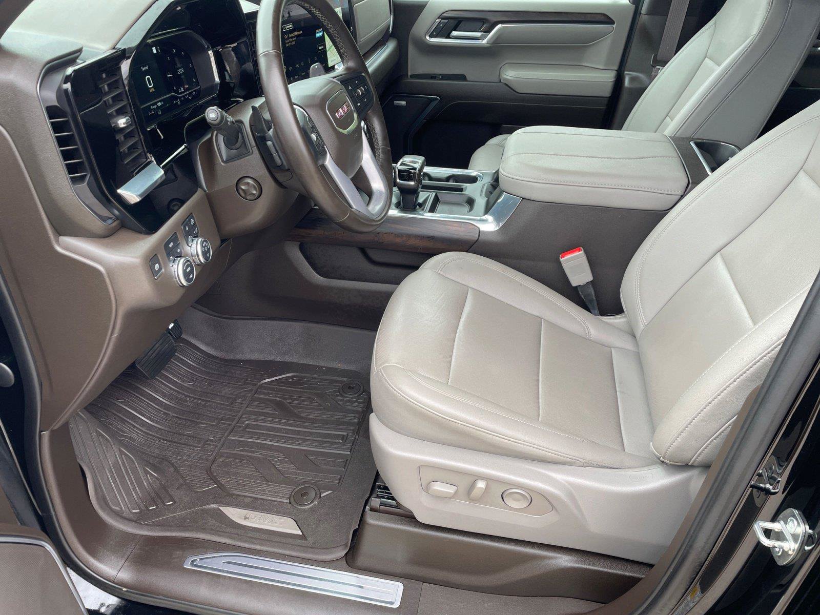 Used 2023 GMC Sierra 1500 SLT w/ SLT Premium Plus Package AWD/4WD image 9