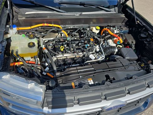 Used 2022 Ford Maverick Lariat w/ Lariat Luxury Package FWD image 32