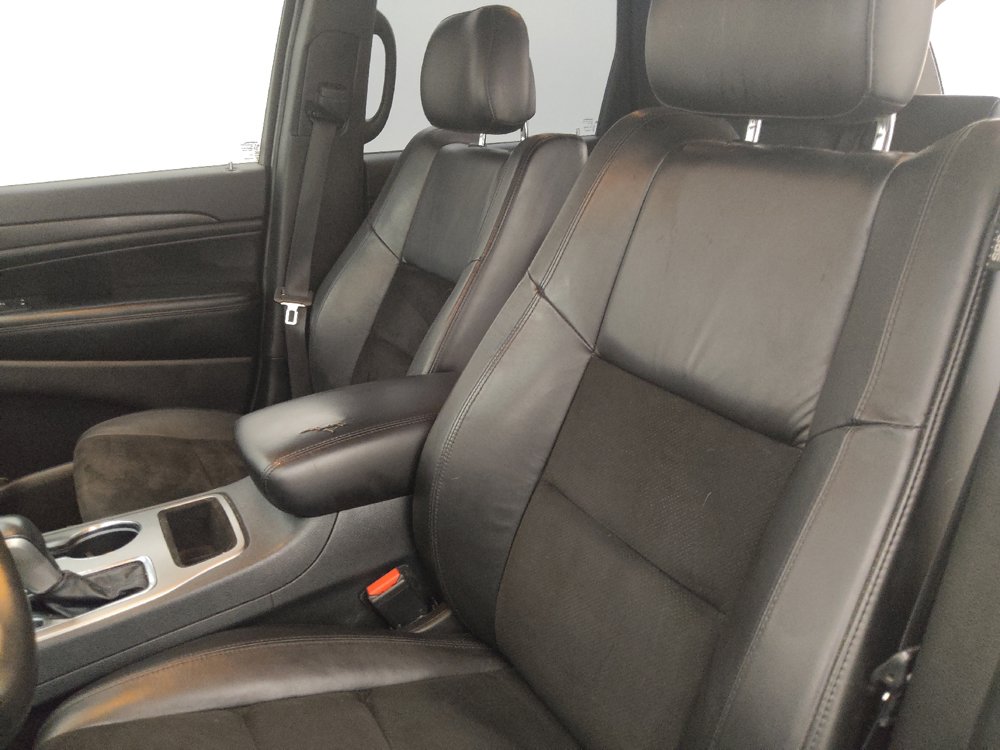 Used 2018 Jeep Grand Cherokee Altitude AWD/4WD image 17