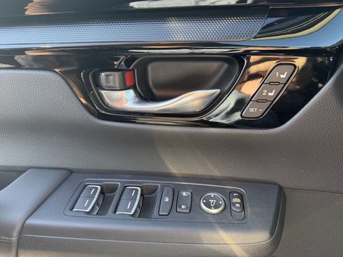 Used 2025 Honda CR-V EX-L image 18