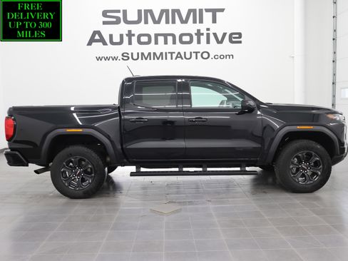 Used 2024 GMC Canyon Elevation w/ Elevation Premium Package AWD/4WD image 1