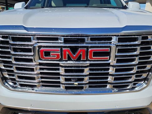 New 2026 GMC Yukon XL Denali w/ Sun & Power Step Package image 9