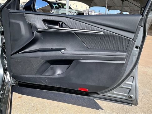 Used 2025 Toyota Camry SE image 26