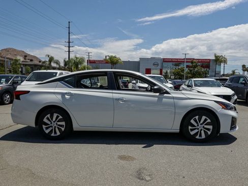Used 2024 Nissan Altima 2.5 S FWD image 3