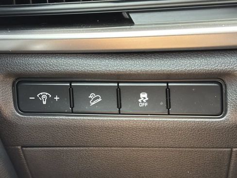 Used 2024 Kia Telluride S w/ S Sunroof Package FWD image 15