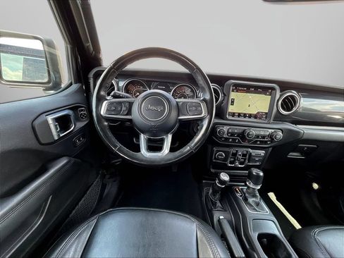 Used 2022 Jeep Wrangler Unlimited Sahara AWD/4WD image 8