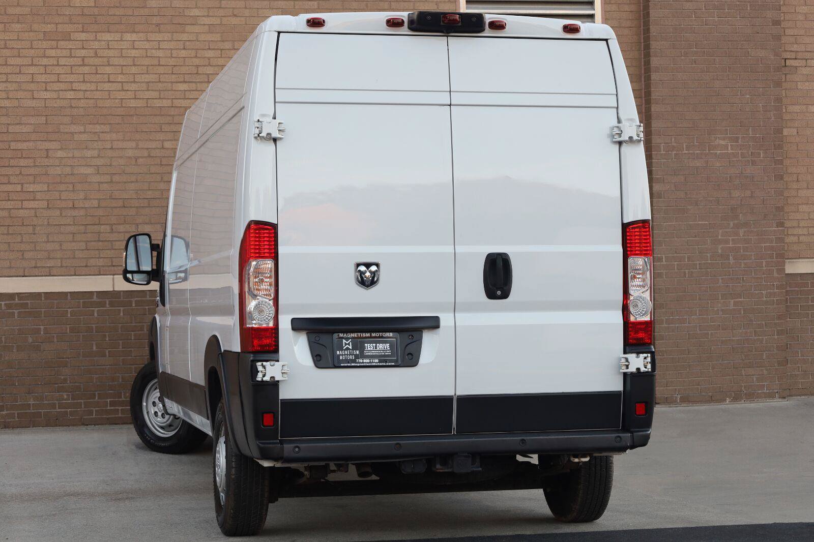 Used 2016 RAM ProMaster 2500 w/ Mopar Trailer Tow Group FWD image 12
