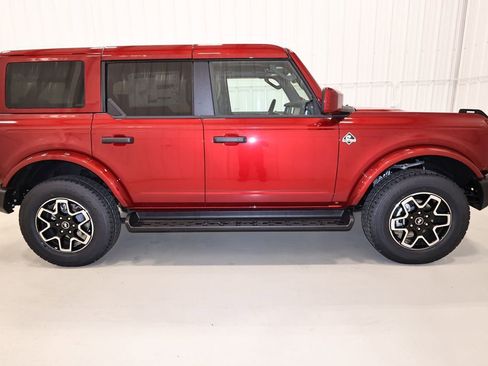 New 2026 Ford Bronco Outer Banks image 2