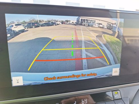 Used 2025 Toyota Camry SE w/ Multimedia Upgrade Package image 25