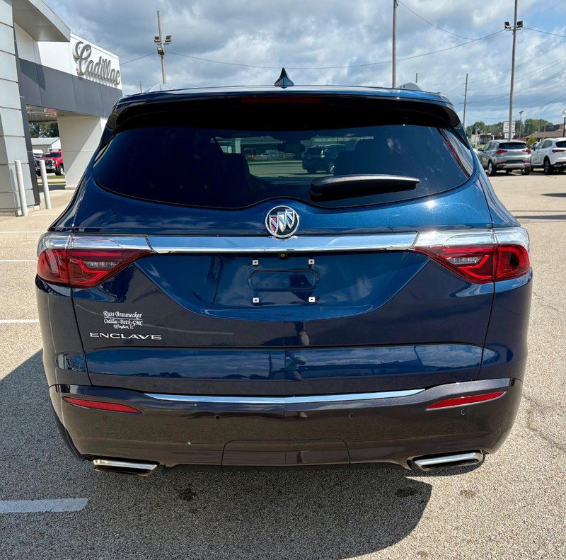 Used 2023 Buick Enclave Essence w/ Experience Buick Package FWD image 4