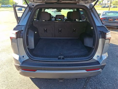 Used 2025 Chevrolet Equinox LT AWD/4WD image 29