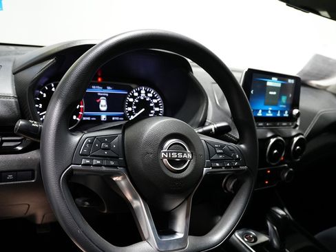 Used 2024 Nissan Sentra SV image 17