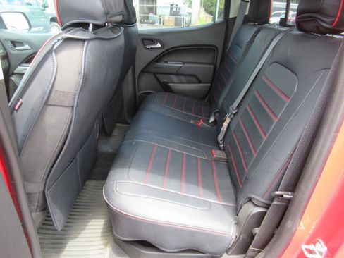 Used 2020 Chevrolet Colorado LT w/ LPO, Premium Interior Package AWD/4WD image 38