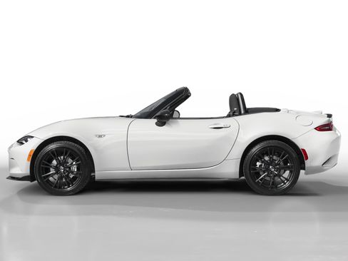 New 2026 MAZDA MX-5 Miata Club w/ Interior Package RWD image 3