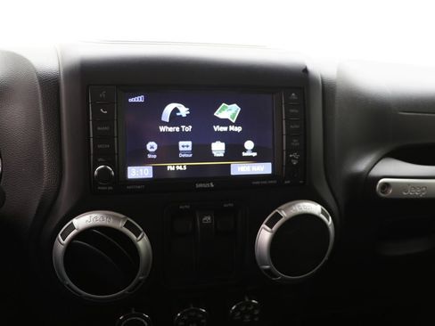 Used 2014 Jeep Wrangler Rubicon w/ Power Convenience Group image 21