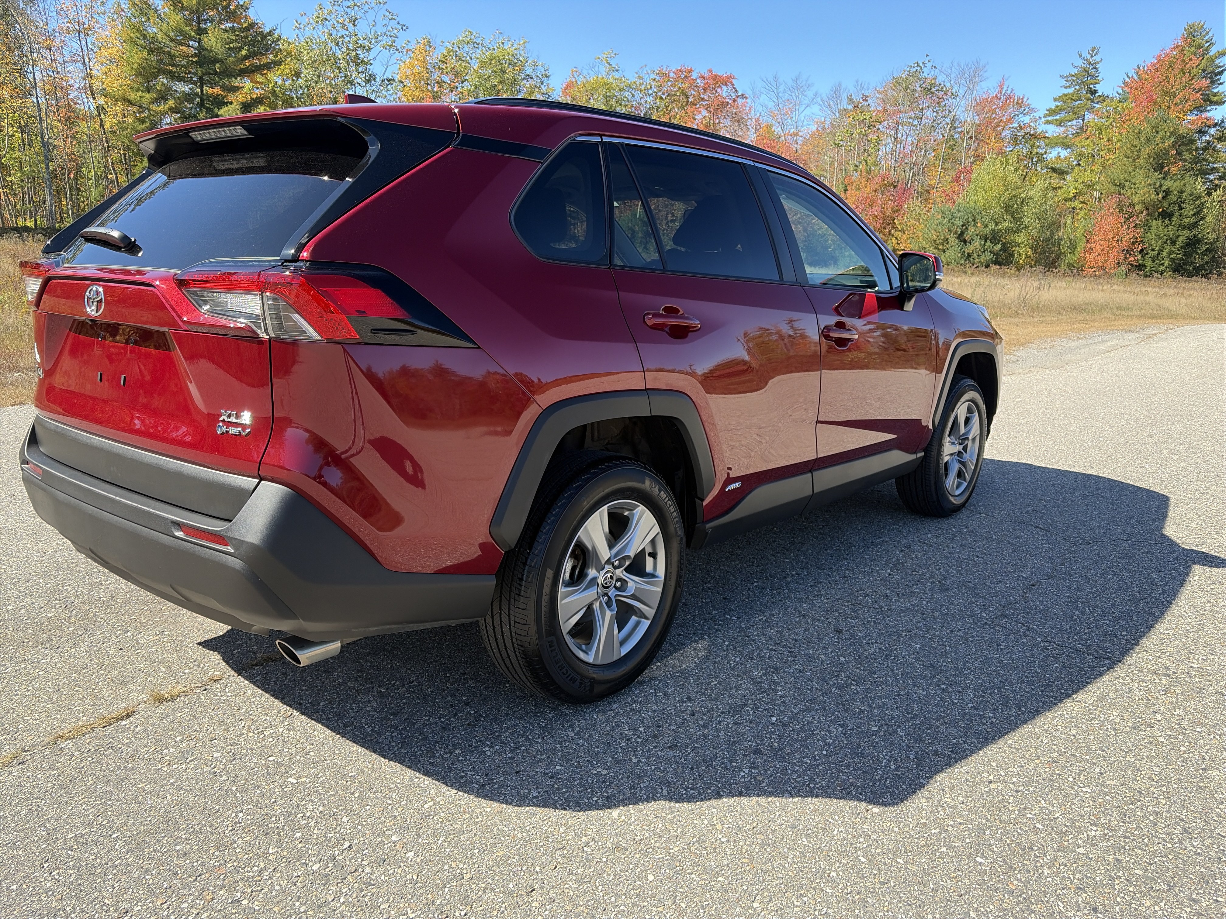Used 2025 Toyota RAV4 XLE AWD/4WD image 5