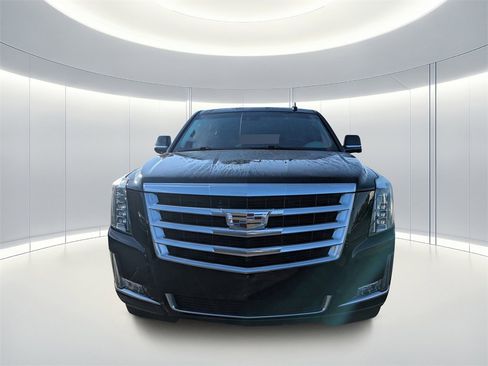 Used 2018 Cadillac Escalade Luxury image 8