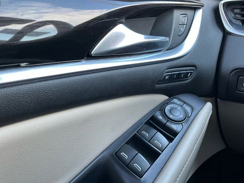 Used 2020 Buick Enclave Premium w/ Sun and Sites Package image 19