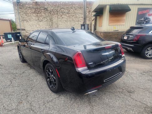 Used 2019 Chrysler 300 S AWD/4WD image 6