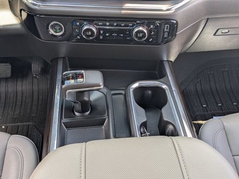 Used 2023 GMC Sierra 1500 SLT w/ SLT Premium Package AWD/4WD image 19