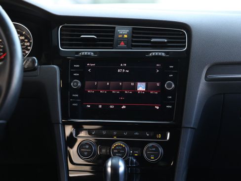 Used 2018 Volkswagen GTI Autobahn FWD image 39