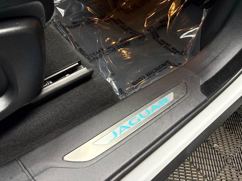 Used 2020 Jaguar F-PACE Premium image 54