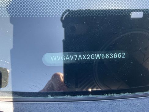Used 2016 Volkswagen Tiguan S FWD image 21