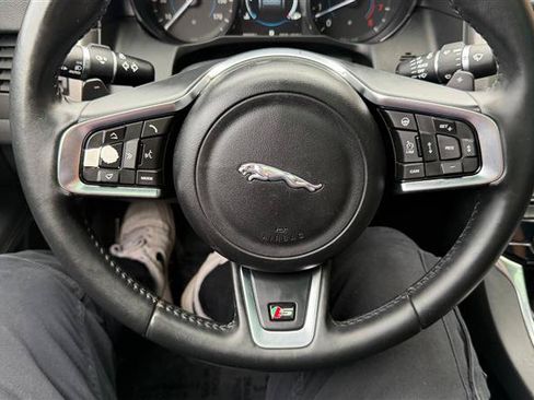 Used 2016 Jaguar XF S RWD image 35