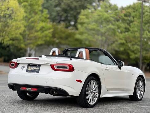 Used 2018 FIAT 124 Spider Lusso w/ Convenience Group RWD image 5