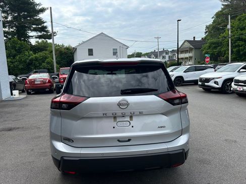 Used 2025 Nissan Rogue SV AWD/4WD image 5