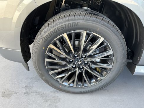 New 2026 INFINITI QX80 Autograph AWD/4WD image 10