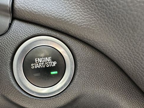 Used 2024 Chevrolet Equinox LT image 28