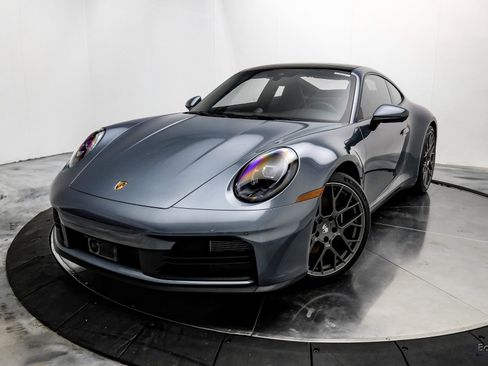 Used 2025 Porsche 911 Carrera image 3