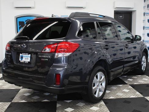 Used 2012 Subaru Outback 3.6R Limited w/ Moonroof Pkg AWD/4WD image 4