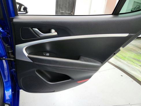 Used 2022 Genesis G70 2.0T image 30