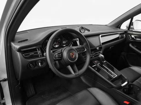 New 2026 Porsche Macan image 45