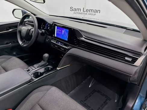 Used 2025 Toyota Camry LE image 28