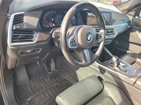 Used 2022 BMW X5 xDrive40i w/ M Sport Package image 12