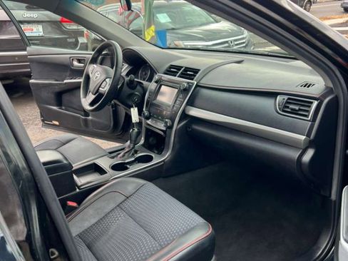 Used 2015 Toyota Camry SE image 19