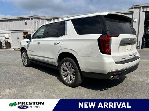 Used 2021 GMC Yukon Denali w/ Denali Premium Package AWD/4WD image 4