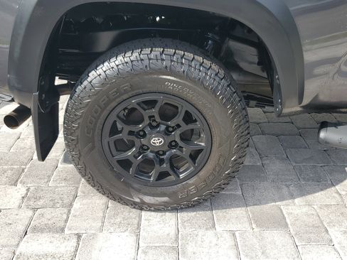 Used 2022 Toyota Tacoma SR image 6