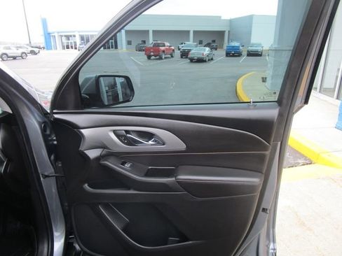 Used 2020 Chevrolet Traverse LT image 25