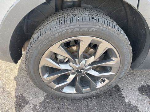 Certified 2022 Kia Sorento SX Prestige image 2