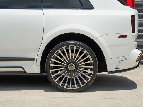 Used 2019 Rolls-Royce Cullinan AWD/4WD image 12