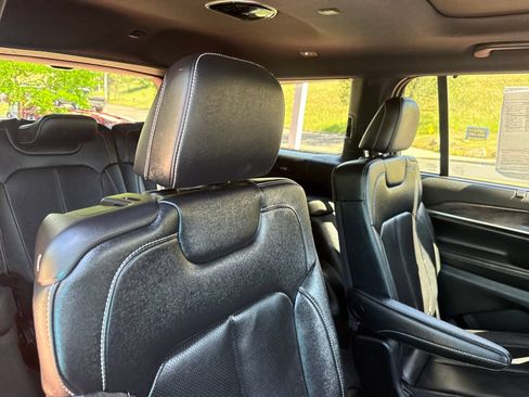 Used 2024 Jeep Grand Cherokee L Limited w/ Luxury Tech Group II AWD/4WD image 27