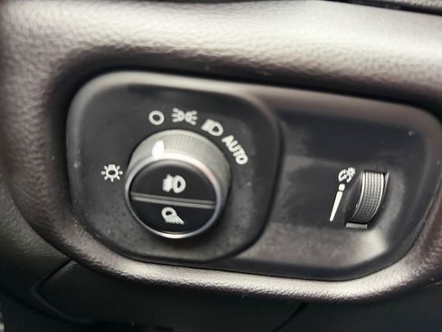 Used 2023 RAM 2500 Big Horn w/ Level 1 Equipment Group image 17