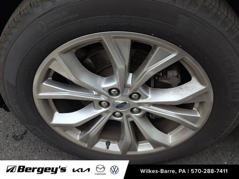 Used 2021 Ford Explorer XLT w/ Equipment Group 202A AWD/4WD image 8